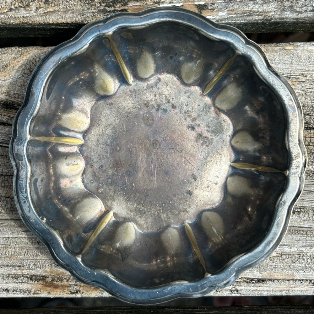 Vintage Wm. A. Rogers by Oneida LTD. Silversmith Silver Dish Scalloped Design